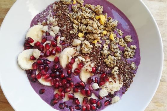 Big Batch Smoothie Bowl | Made by Meaghan Moineau