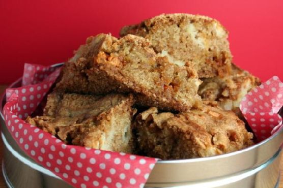 Apple Pie Bars | Made by Meaghan Moineau