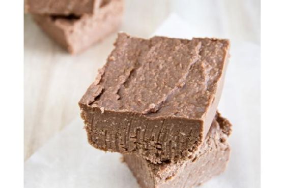 Vegan Peanut Butter Chocolate Fudge | Made by Meaghan Moineau