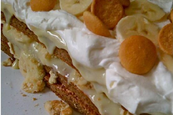 Banana Pudding Cake | Made by Meaghan Moineau