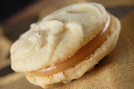 Vanilla Bean Melting Moment Cookies With Caramel Filling | Made by Meaghan Moineau