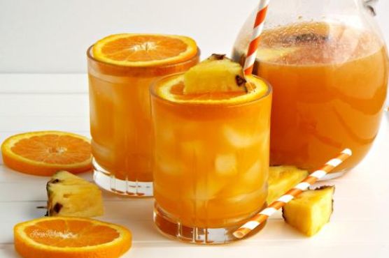 Bahamian Goombay Smash Cocktail | Made by Meaghan Moineau