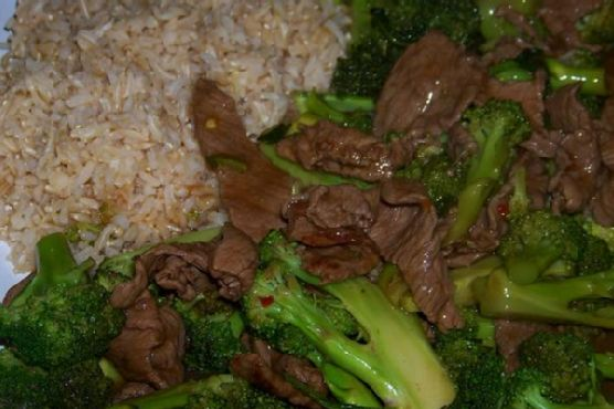 Chili and Garlic Spiced Beef and Broccoli Stir Fry | Made by Meaghan Moineau