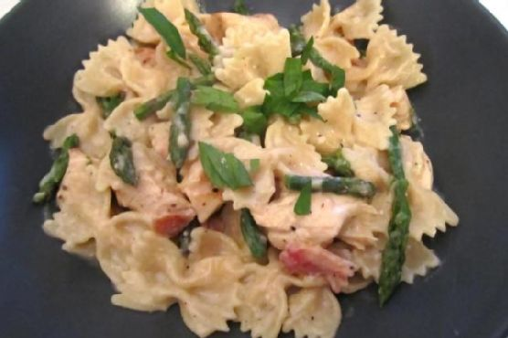 Chicken Farfalle with Low-Fat Alfredo Sauce | Made by Meaghan Moineau
