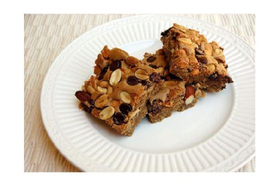 Peanut Butter Cookie Bars | Made by Meaghan Moineau