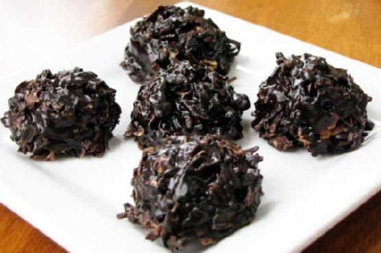 Xocai Oatmeal Dark Chocolate No-Bake Cookies | Made by Meaghan Moineau