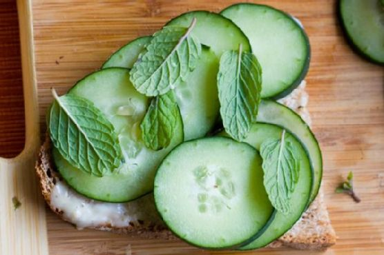 Cucumber Mint Tea Sandwiches | Made by Meaghan Moineau