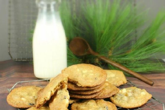 Cranberry-Orange Pistachio Chip Cookies | Made by Meaghan Moineau