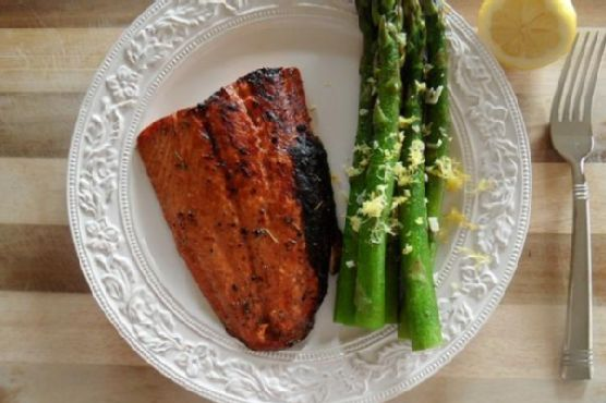 Balsamic & Honey Glazed Salmon with Lemony Asparagus | Made by Meaghan Moineau