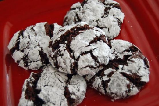 Chocolate Crinkle Cookies | Made by Meaghan Moineau