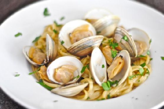Linguine and Clams In Garlic White Wine Sauce | Made by Meaghan Moineau