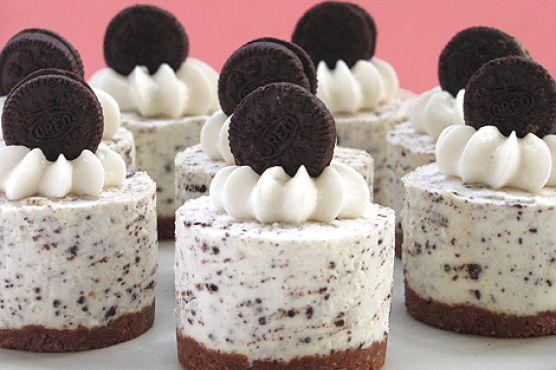 Oreo Cookies & Cream No-Bake Cheesecake | Made by Meaghan Moineau