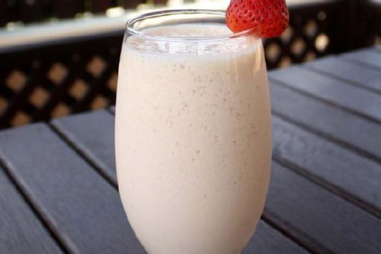 Protein Strawberry Smoothie | Made by Meaghan Moineau